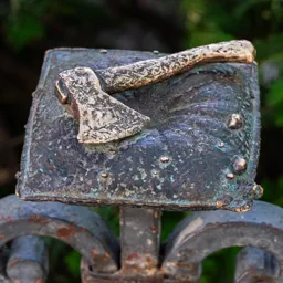 Overview photograph of the Axe miniature by Mihály Kolodko.